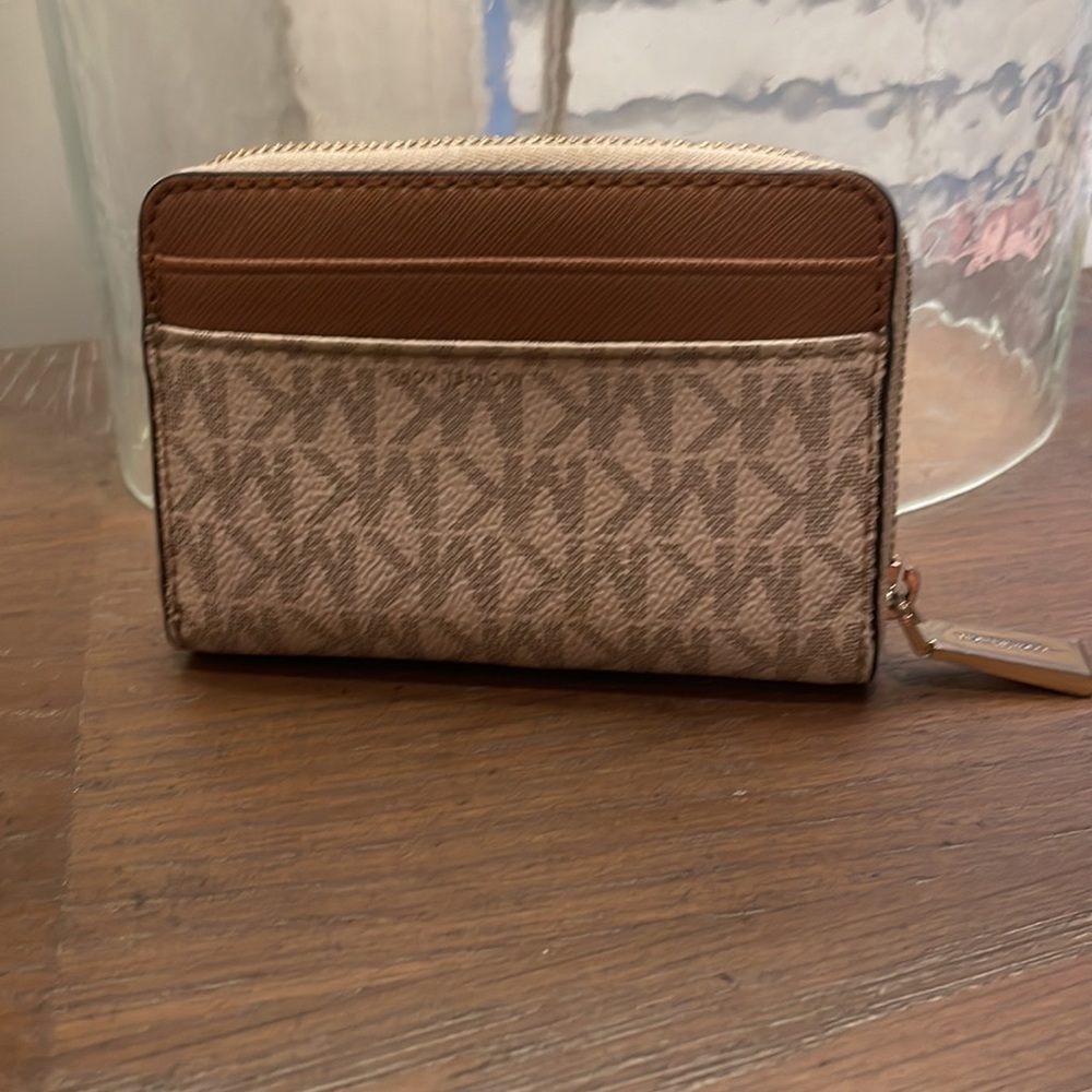 COPY - Michael Kors wallet - Picture 2 of 5